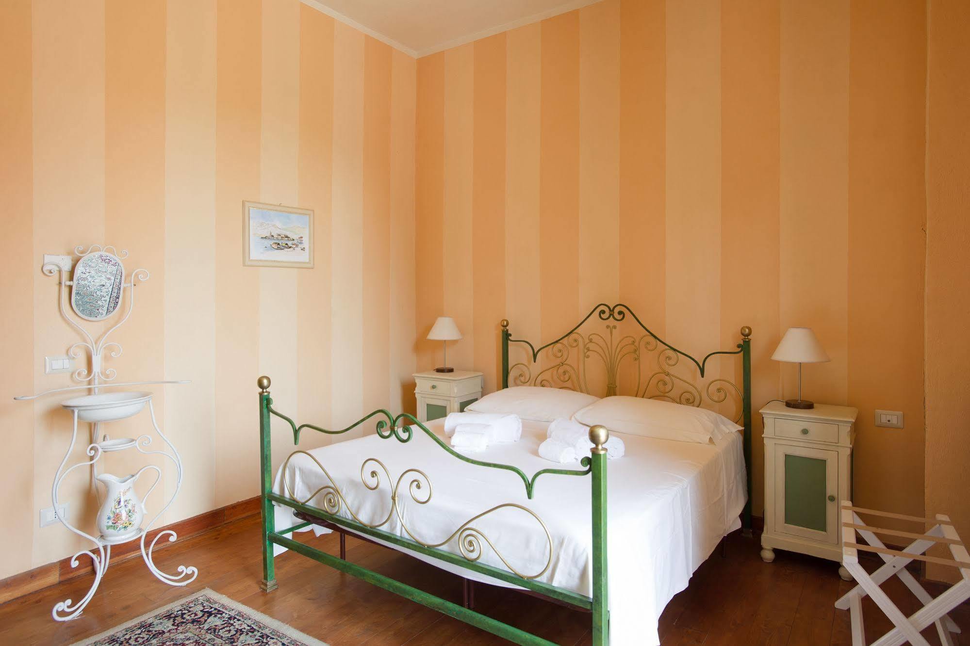 Tenuta Montezeglio Country Family House Invorio Inferiore エクステリア 写真