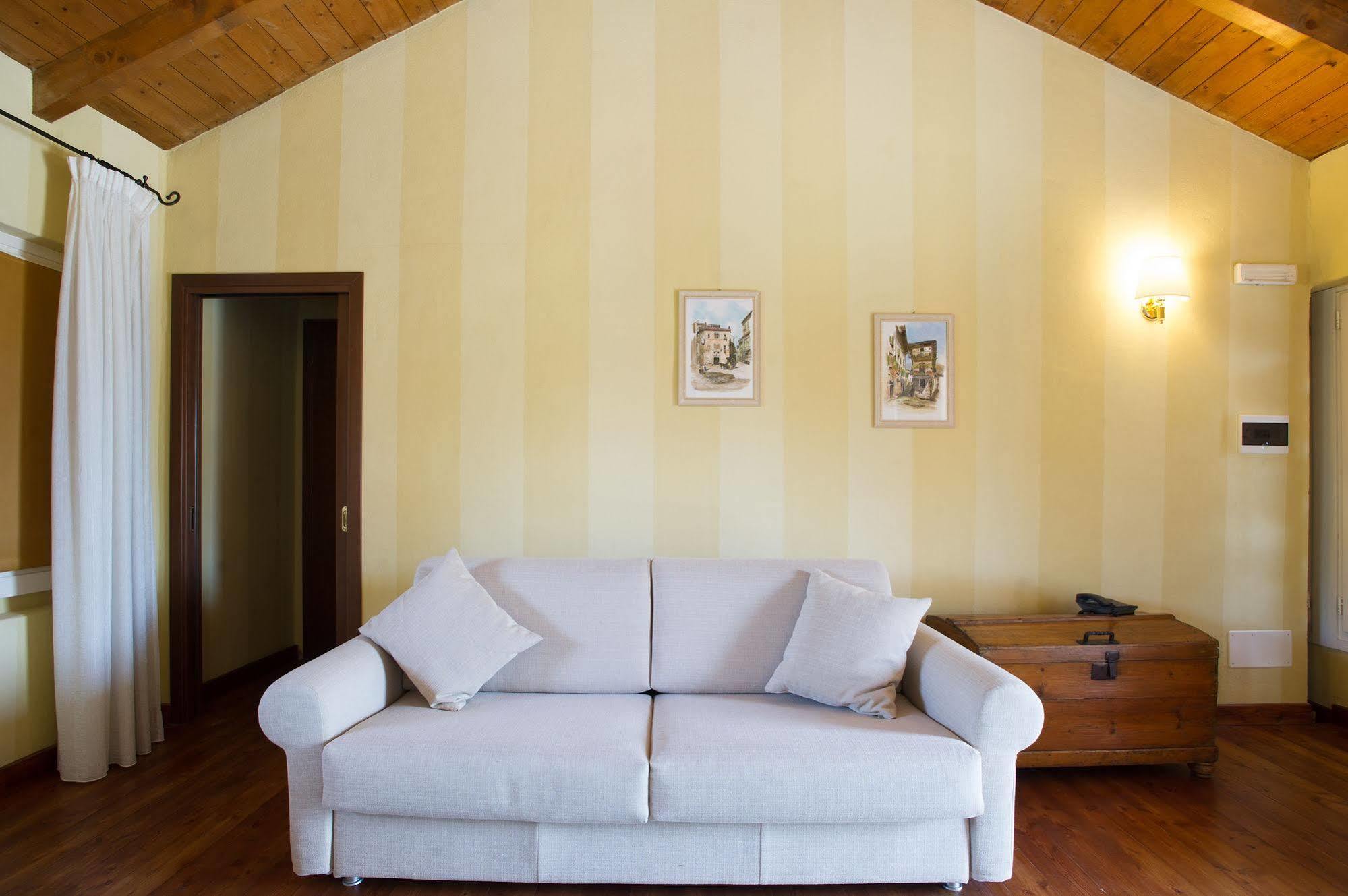 Tenuta Montezeglio Country Family House Invorio Inferiore エクステリア 写真